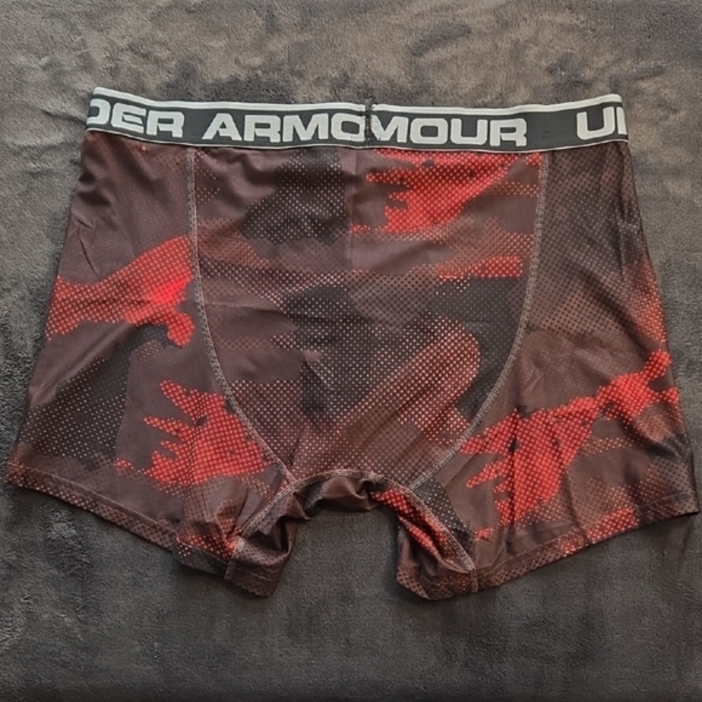Under Armour Red Camo Performance Boxer Briefs Moisture-Wicking - Picture 4 of 4